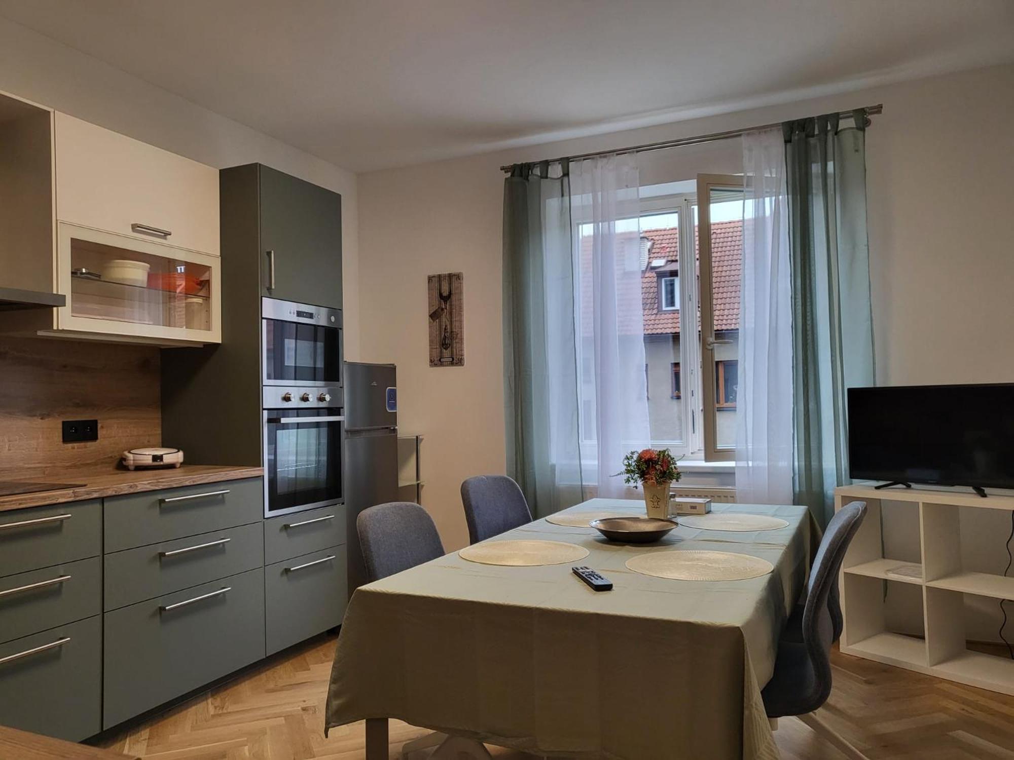 Apartment Spoon